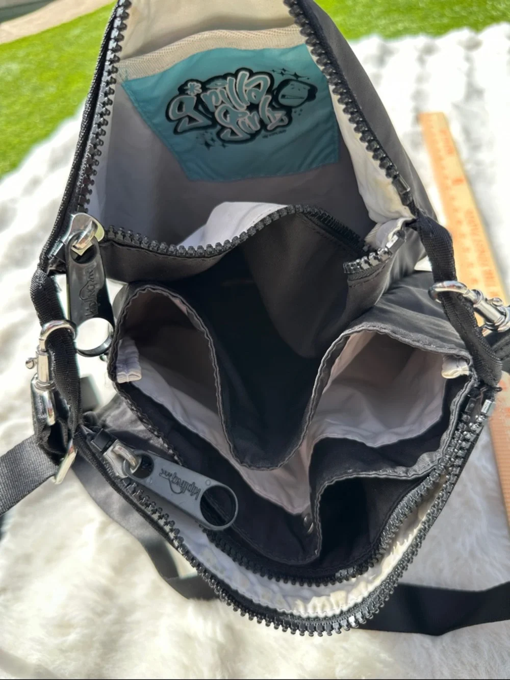 Kipling grilla girlz black crossbody purse multiple pockets adjustable strap